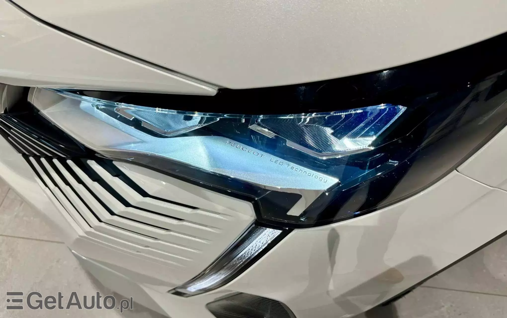 PEUGEOT 3008 1.2 PureTech Allure Pack S&S EAT8