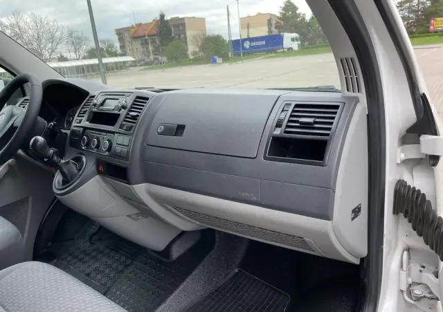 VOLKSWAGEN TRANSPORTER 