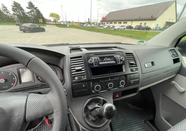 VOLKSWAGEN TRANSPORTER 