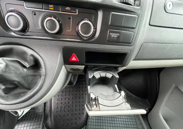 VOLKSWAGEN TRANSPORTER 