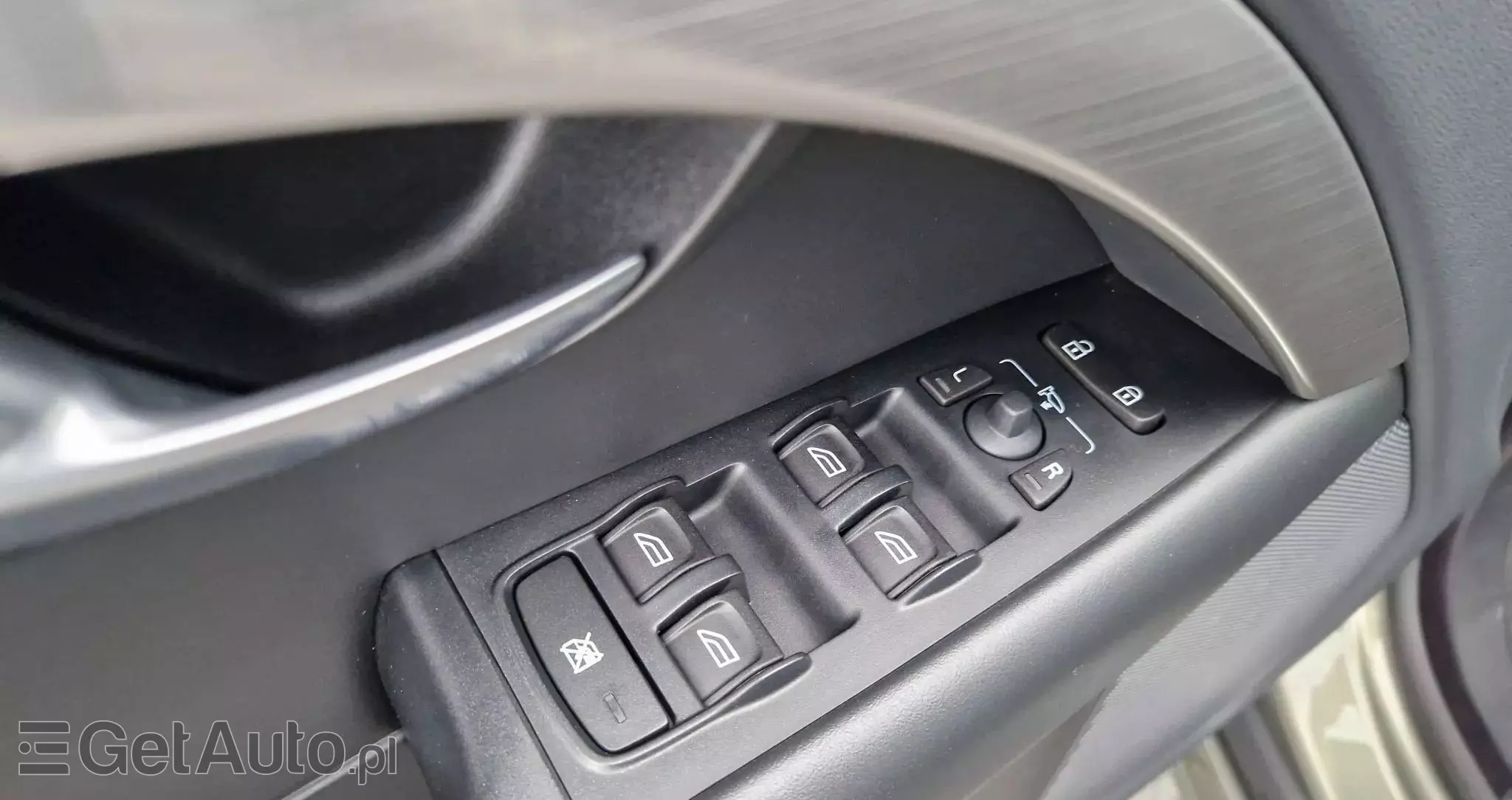 VOLVO V70 2.0 Summum