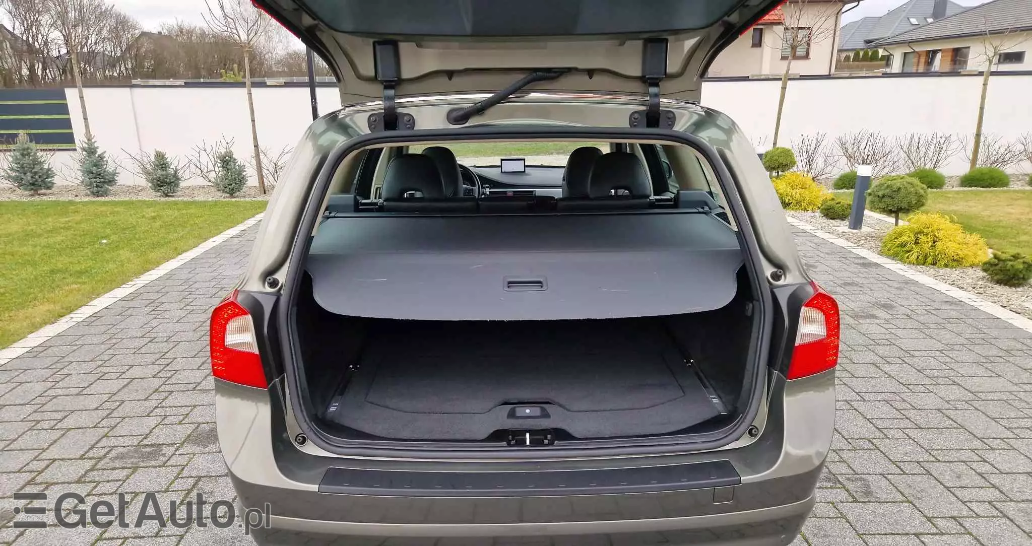 VOLVO V70 2.0 Summum