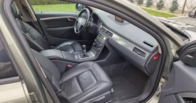 VOLVO V70 2.0 Summum