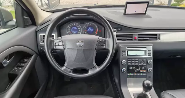 VOLVO V70 2.0 Summum