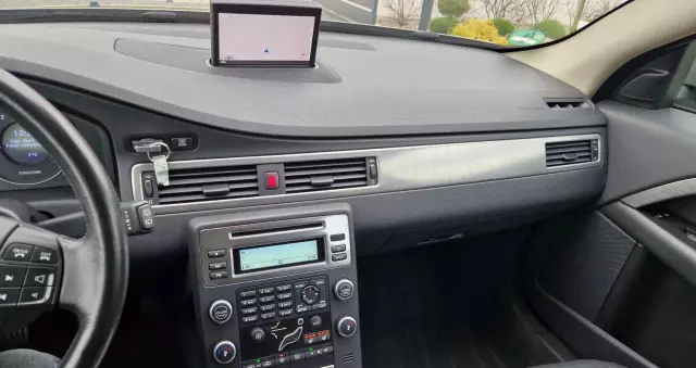 VOLVO V70 2.0 Summum