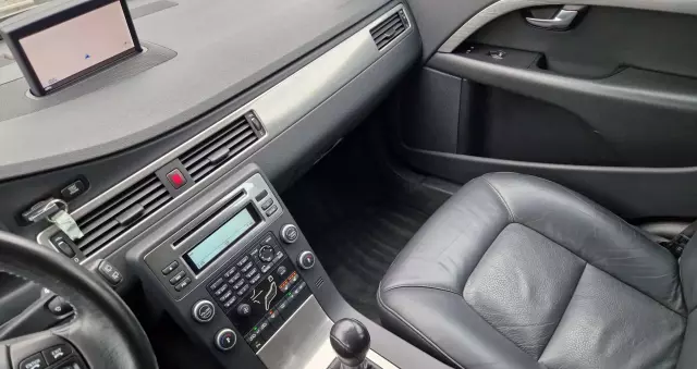 VOLVO V70 2.0 Summum