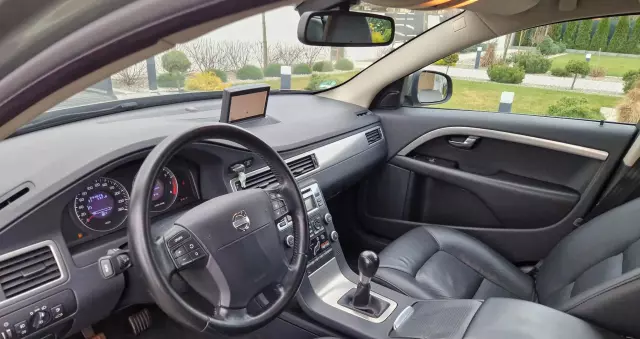 VOLVO V70 2.0 Summum