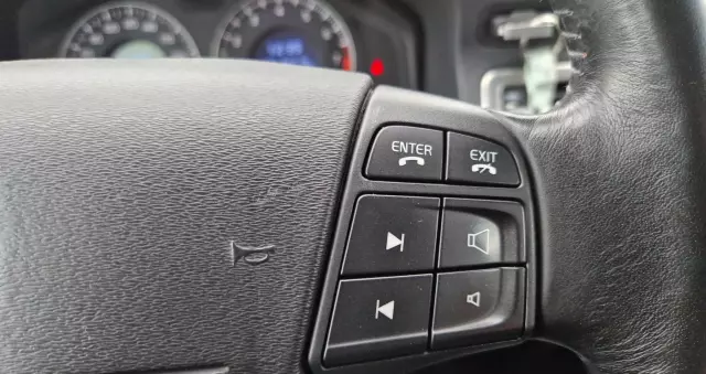 VOLVO V70 2.0 Summum