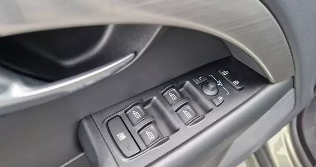 VOLVO V70 2.0 Summum