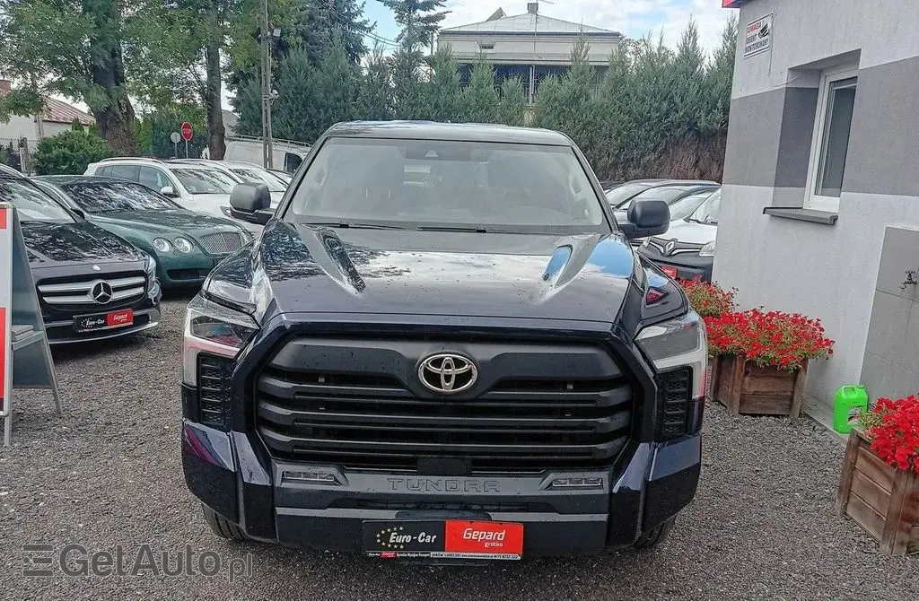 TOYOTA Tundra 