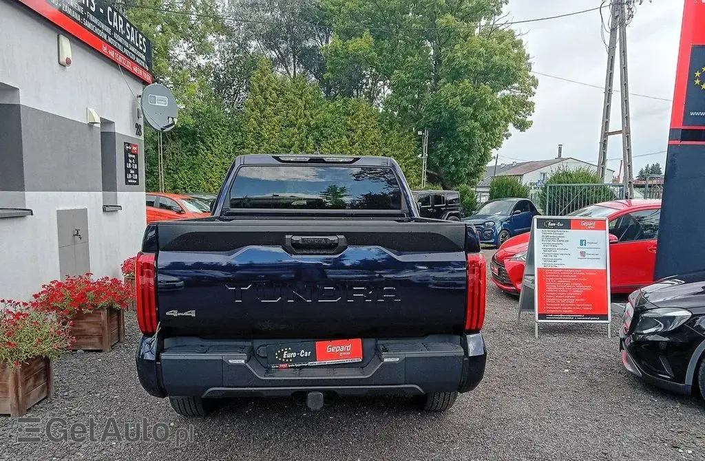TOYOTA Tundra 