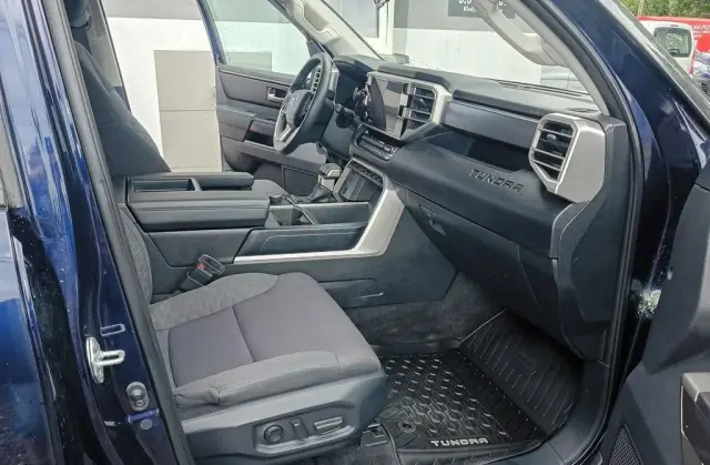 TOYOTA Tundra 