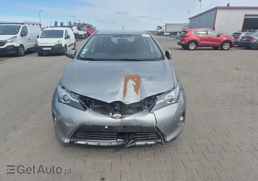 TOYOTA Auris 1.8 HSD Luna