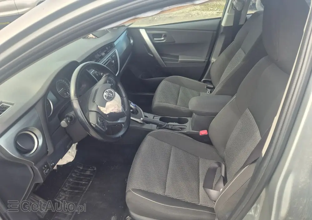 TOYOTA Auris 1.8 HSD Luna