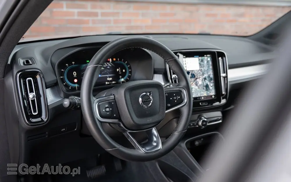 VOLVO XC 40 B3 Plus Bright
