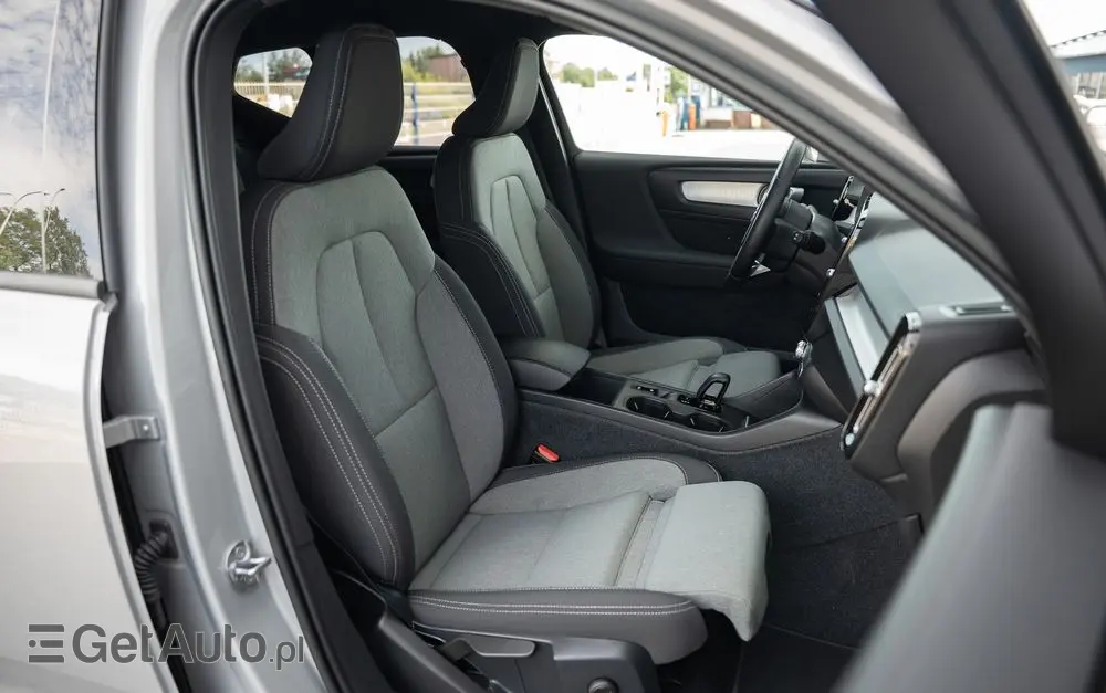 VOLVO XC 40 B3 Plus Bright