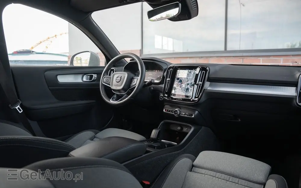 VOLVO XC 40 B3 Plus Bright