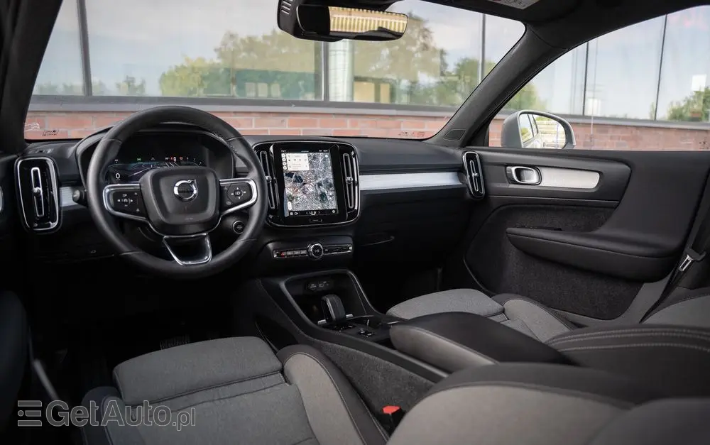 VOLVO XC 40 B3 Plus Bright