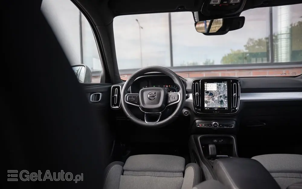 VOLVO XC 40 B3 Plus Bright