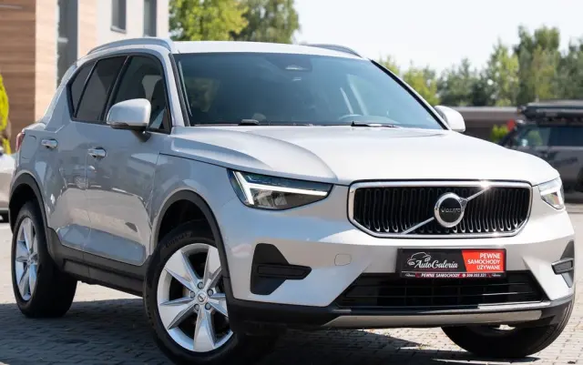 VOLVO XC 40 B3 Plus Bright
