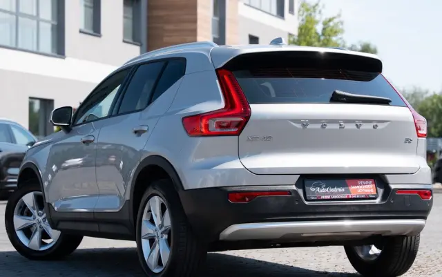 VOLVO XC 40 B3 Plus Bright