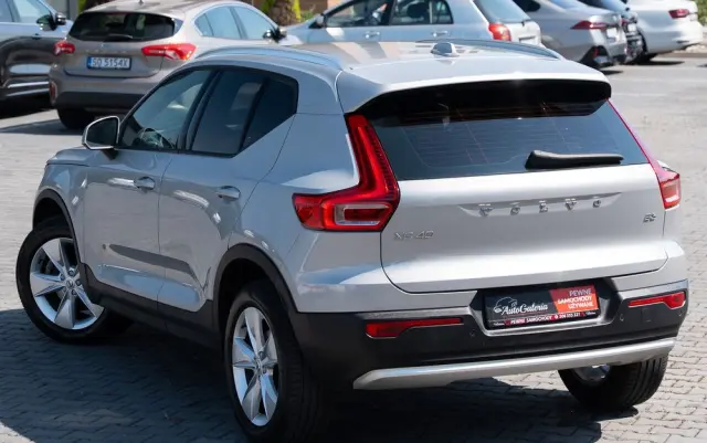 VOLVO XC 40 B3 Plus Bright