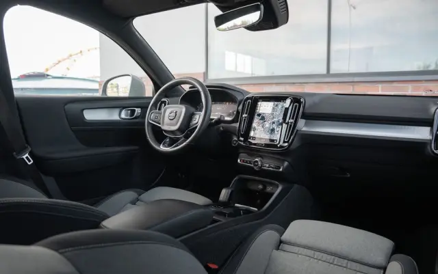 VOLVO XC 40 B3 Plus Bright