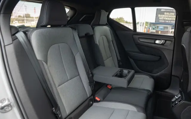 VOLVO XC 40 B3 Plus Bright