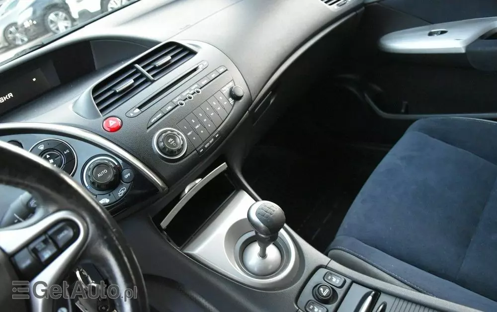 HONDA Civic 1.8i-VTEC Sport