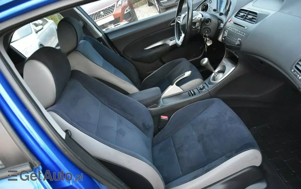 HONDA Civic 1.8i-VTEC Sport