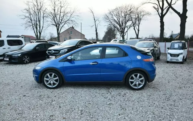 HONDA Civic 1.8i-VTEC Sport