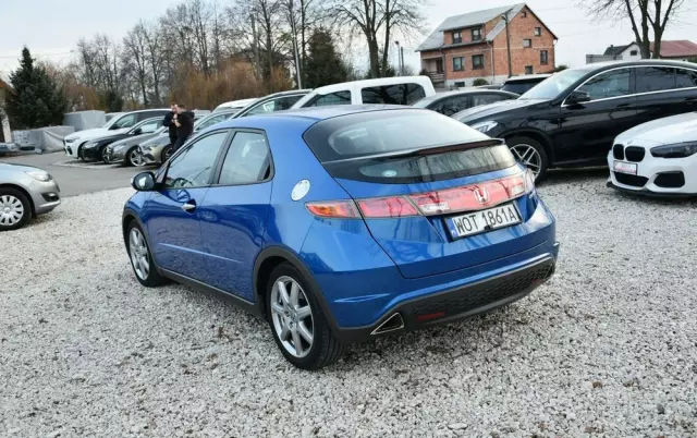 HONDA Civic 1.8i-VTEC Sport