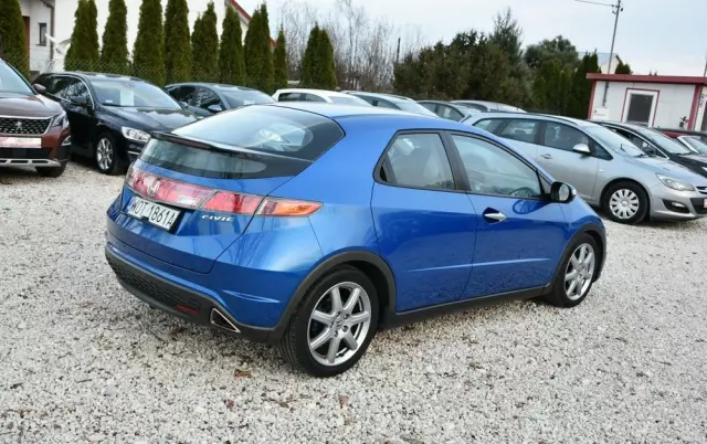 HONDA Civic 1.8i-VTEC Sport