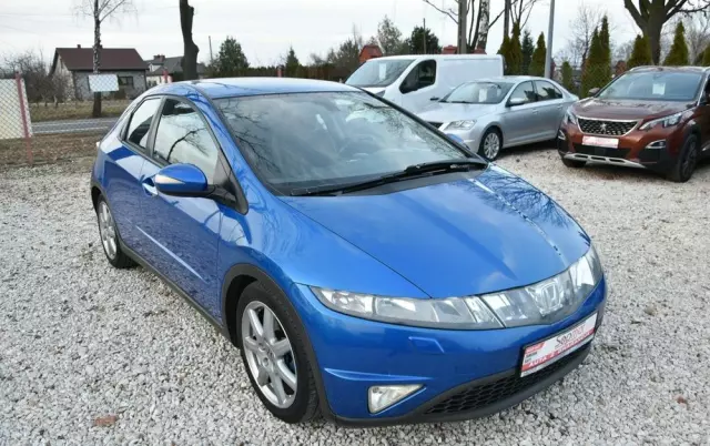 HONDA Civic 1.8i-VTEC Sport