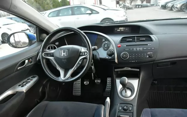 HONDA Civic 1.8i-VTEC Sport