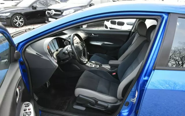 HONDA Civic 1.8i-VTEC Sport