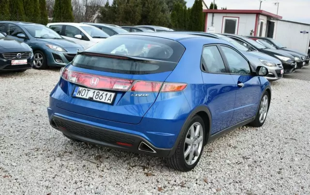 HONDA Civic 1.8i-VTEC Sport
