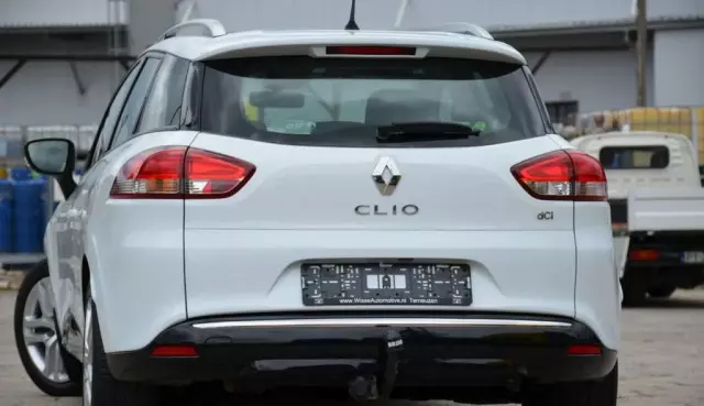 RENAULT Clio 