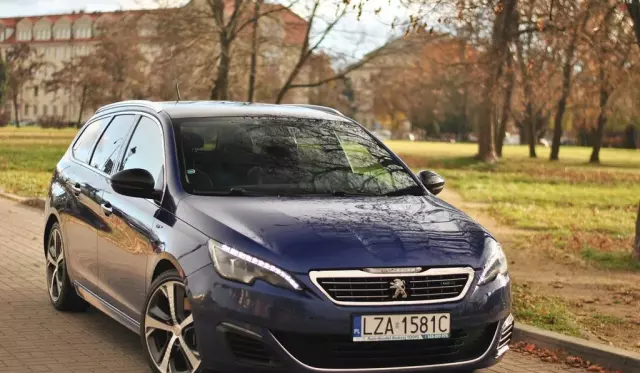 PEUGEOT 308 