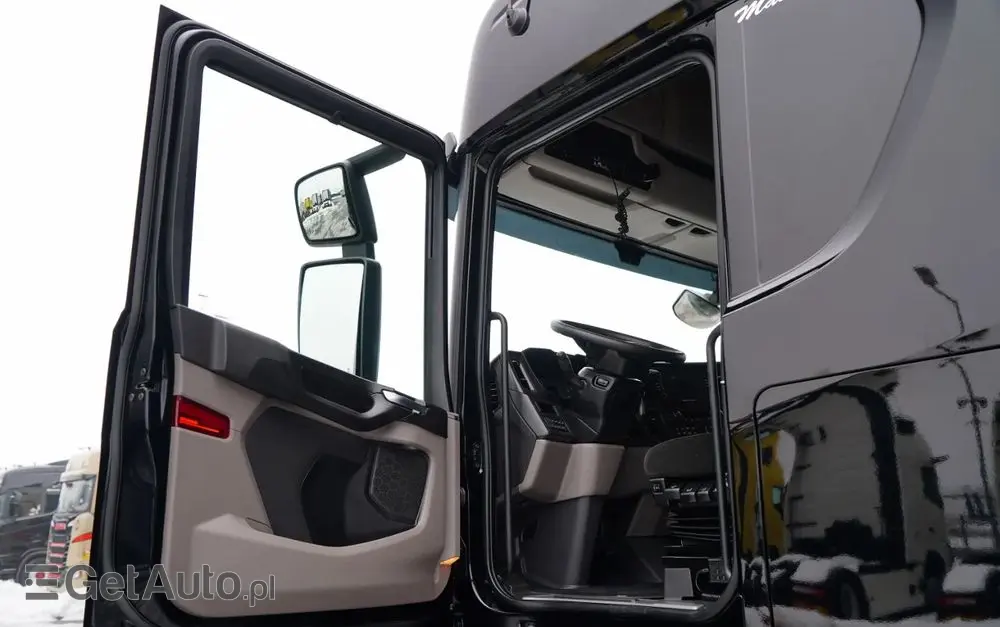 SCANIA S 560 / MEGA / RETARDER / KLIMA POSTOJOWA / LOWDECK / 2022 ROK / 