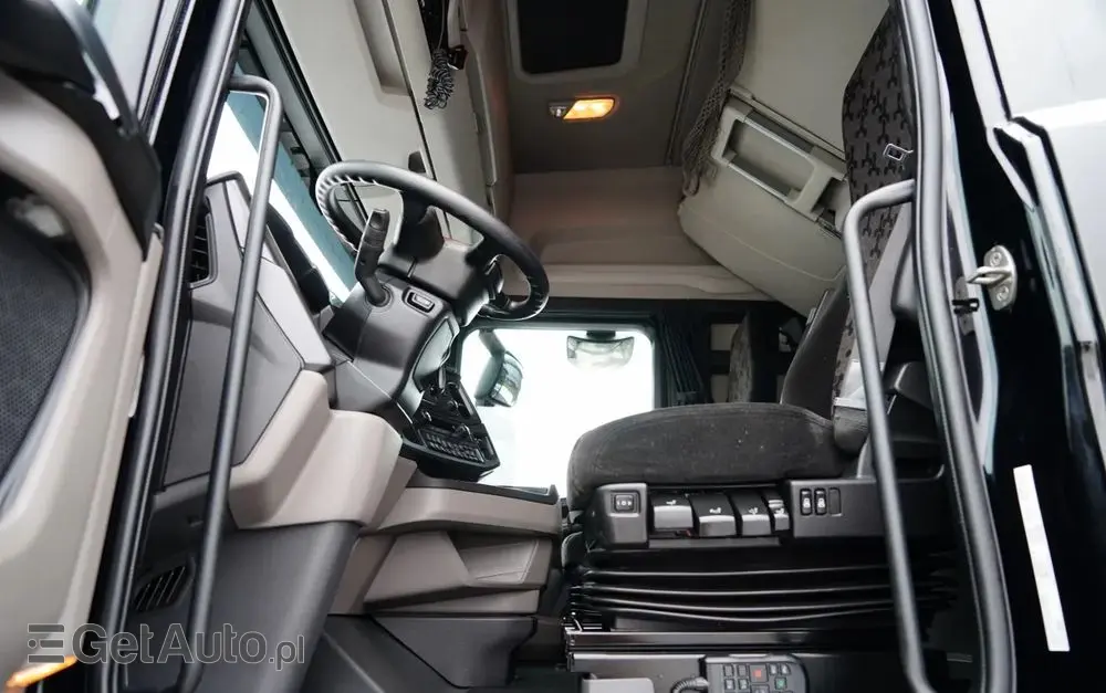 SCANIA S 560 / MEGA / RETARDER / KLIMA POSTOJOWA / LOWDECK / 2022 ROK / 