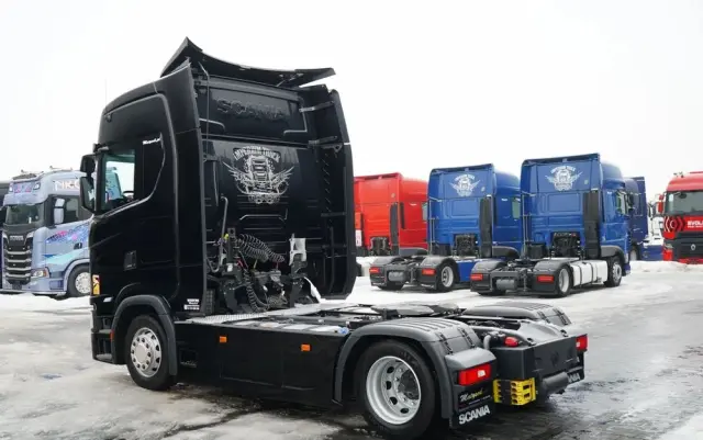 SCANIA S 560 / MEGA / RETARDER / KLIMA POSTOJOWA / LOWDECK / 2022 ROK / 