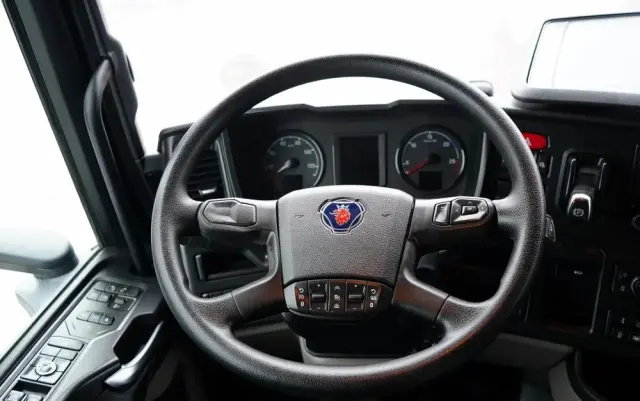 SCANIA S 560 / MEGA / RETARDER / KLIMA POSTOJOWA / LOWDECK / 2022 ROK / 