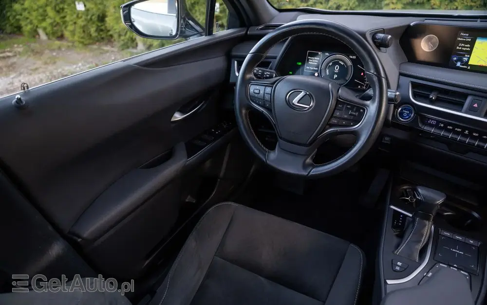 LEXUS UX 250h Business Edition