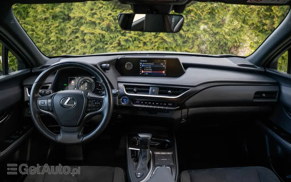 LEXUS UX 250h Business Edition