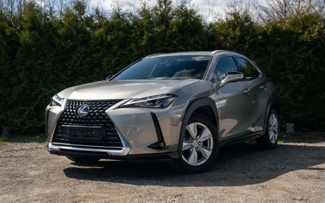 LEXUS UX 250h Business Edition
