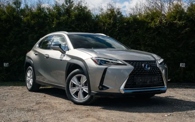 LEXUS UX 250h Business Edition