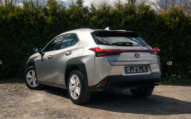 LEXUS UX 250h Business Edition