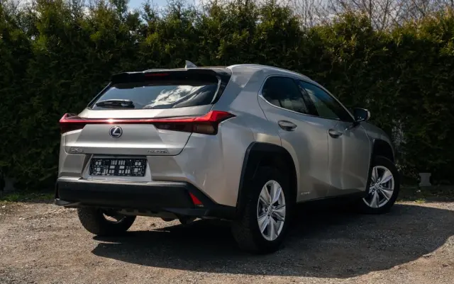LEXUS UX 250h Business Edition