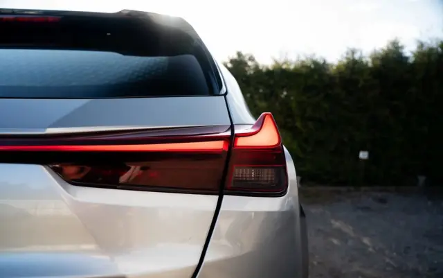 LEXUS UX 250h Business Edition